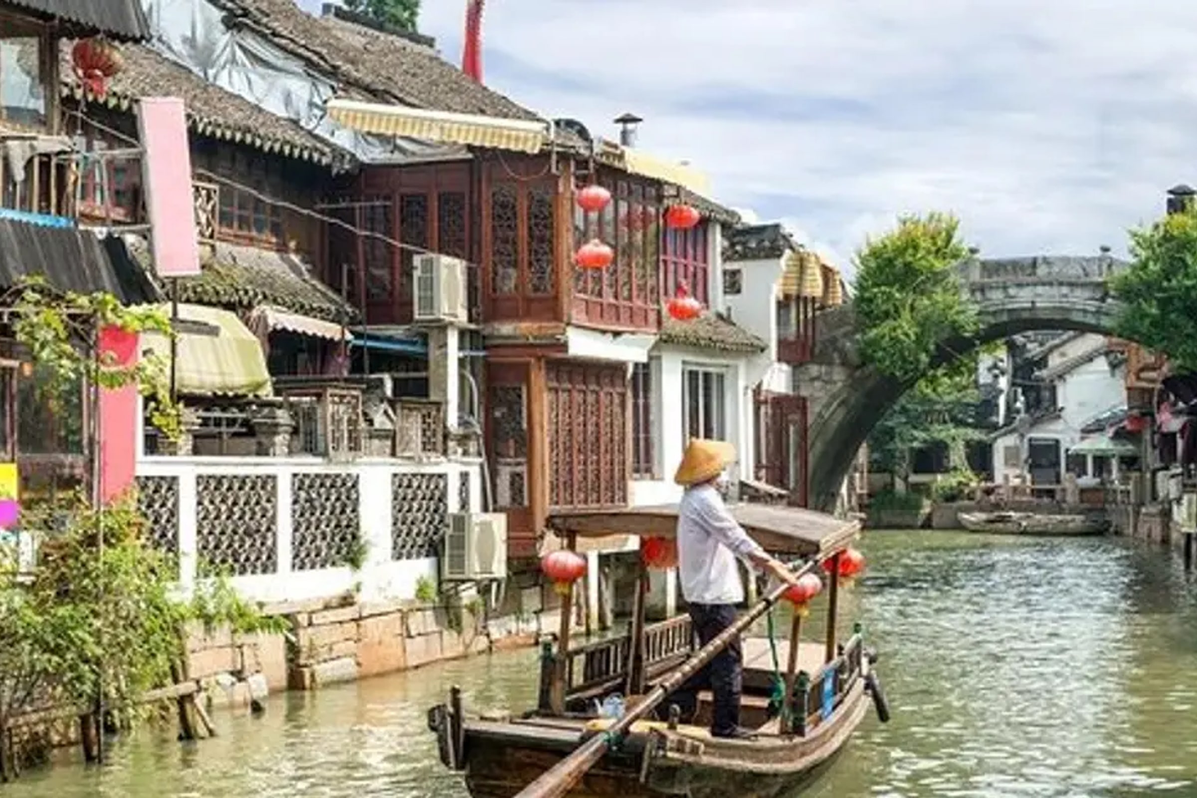 Zhujiajiao Water Town and Shanghai City Private Day Tour